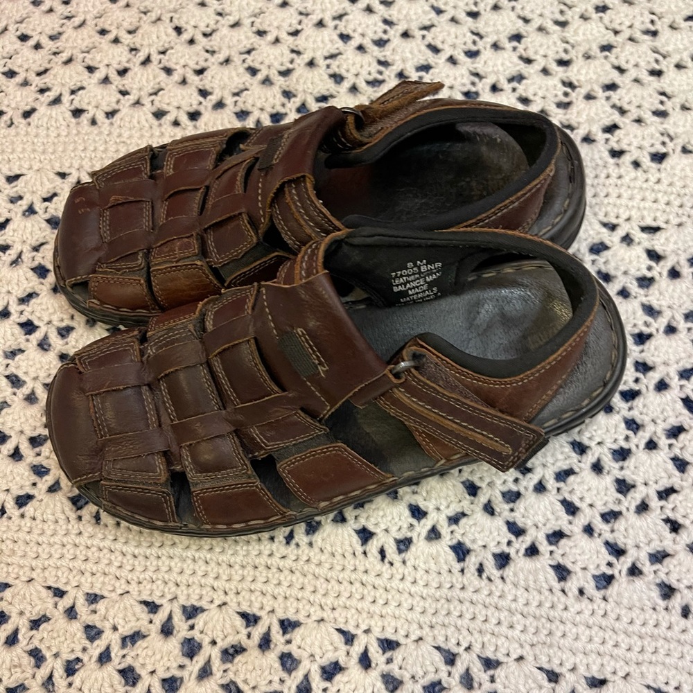 Minnetonka Moccasins men’s brown leather sandals